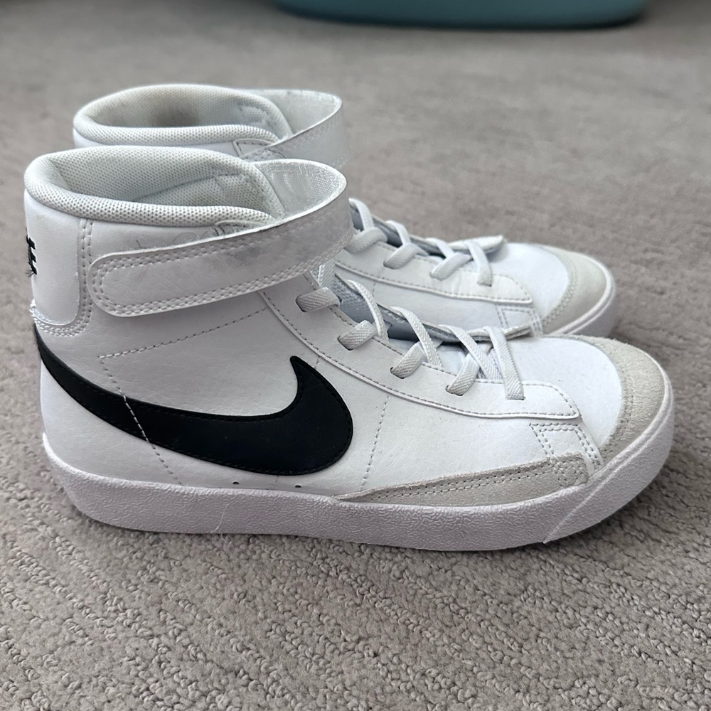 Nike Blazer Mid ‘77 - like new!